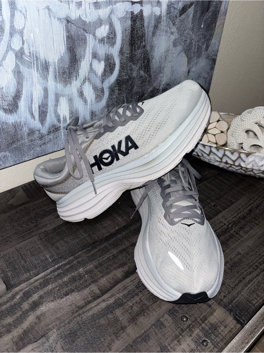 HOKA Bondi 8 sneakers MENS 9.5 Ex WIDE
